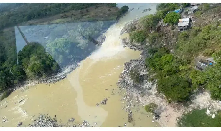 Ibama flagra cachoeira no Amazonas poluída por garimpo ilegal