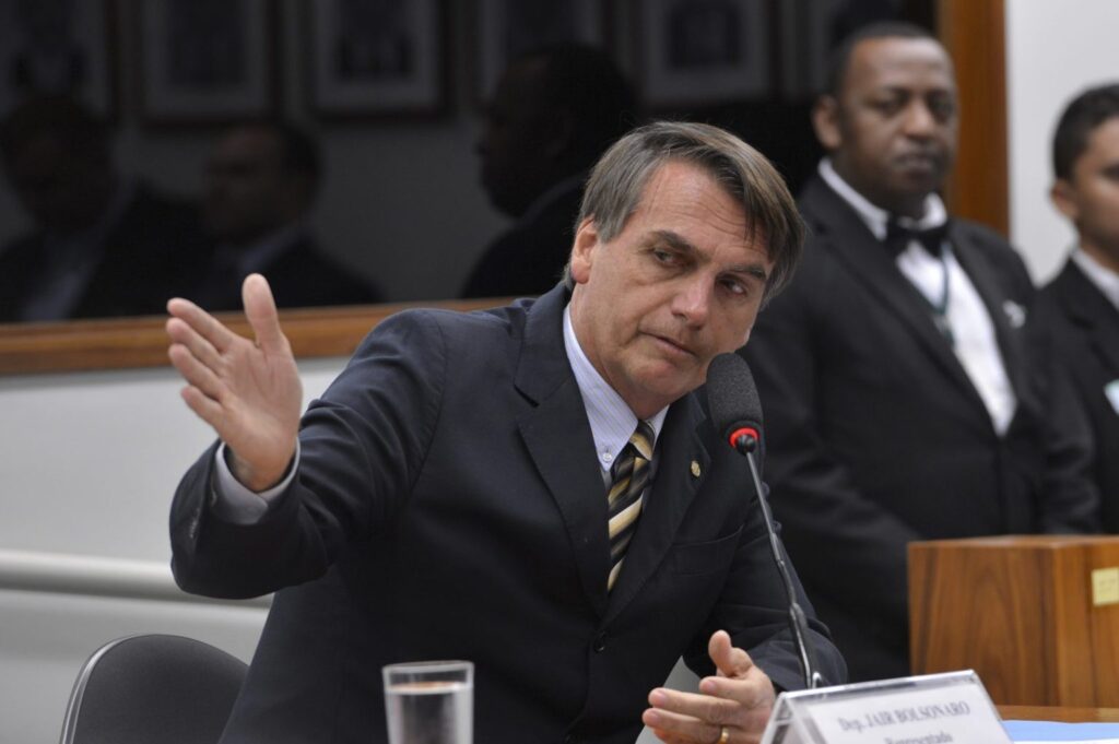 TCU diz que Bolsonaro tem que devolver 118 presentes que são patrimônio do governo