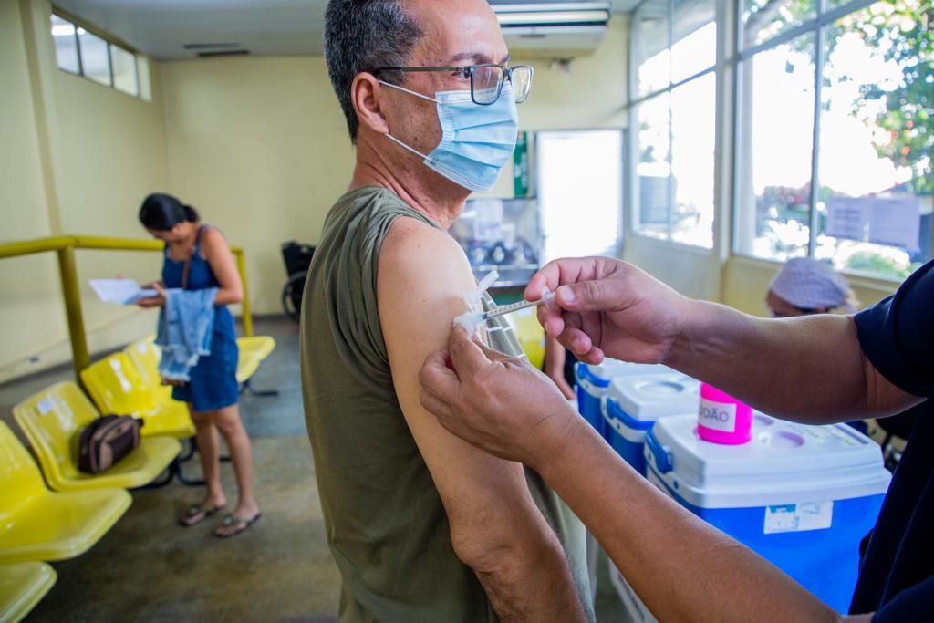 Vacina contra Covid-19 é ofertada em nove pontos de imunização no sábado (02/09)
