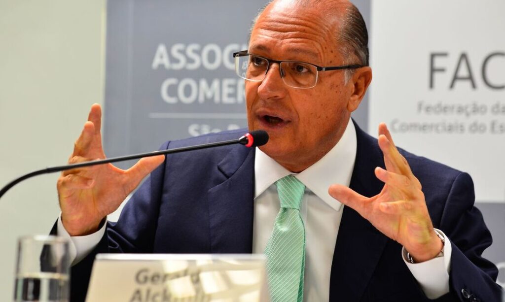 Alckmin discute ajuda à população gaúcha afetada por ciclone