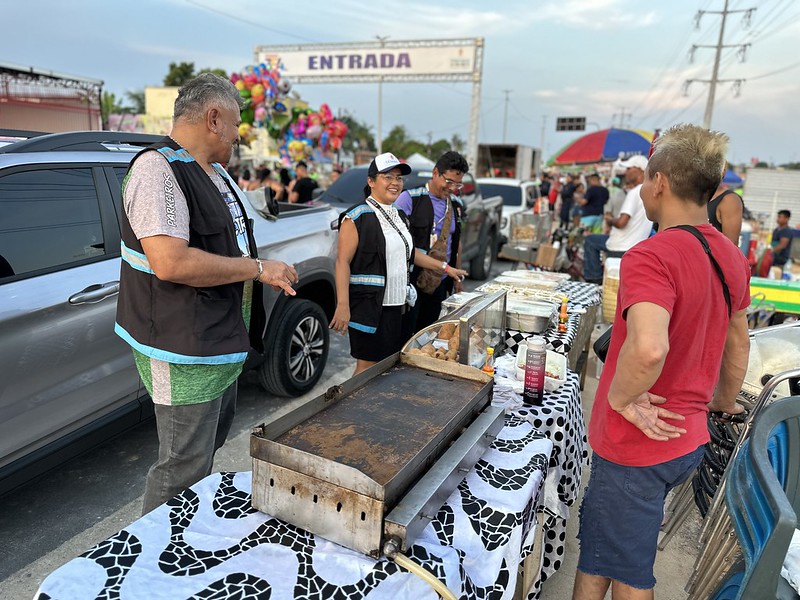 Mais de mil vendedores informais estiveram na inauguração do parque Amazonino Mendes