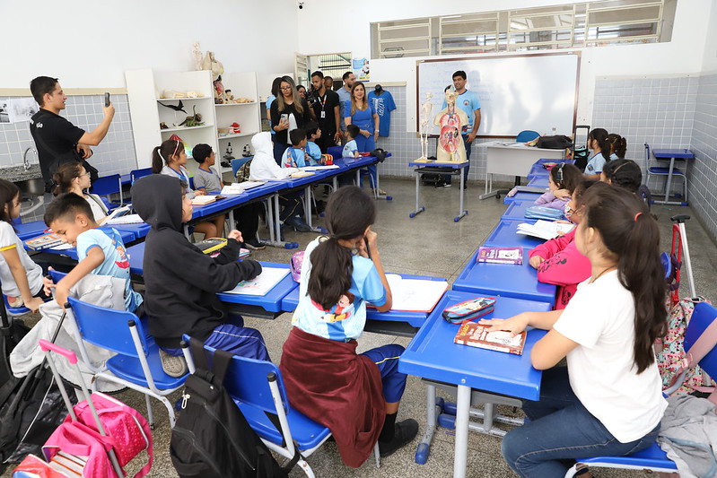 Mais 6 mil alunos dos 5º e 9º anos participam do primeiro dia do Saeb