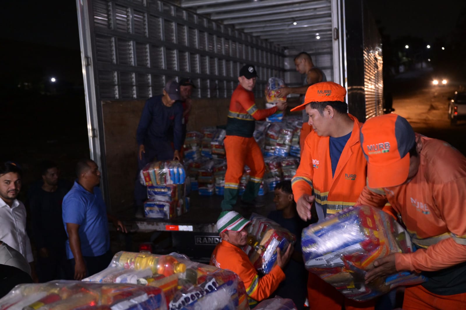 Mais 500 famílias atingidas pela estiagem nos rios amazônicos recebem ajuda humanitária