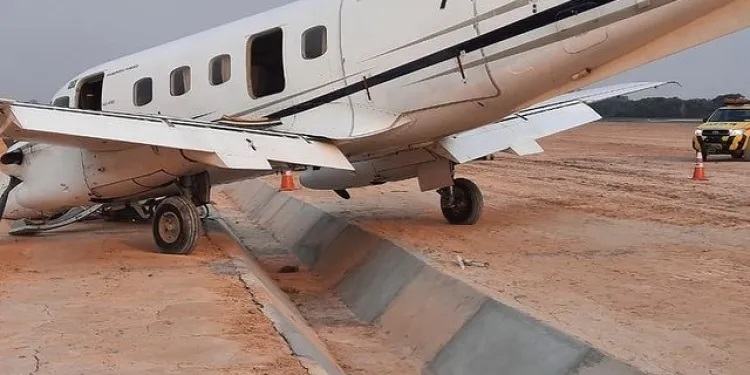 Avião faz pouso forçado e pista do Aeroporto de Manaus é fechada