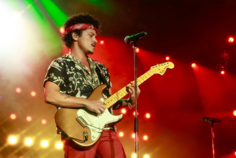 Bruno Mars anuncia mais sete shows no Brasil