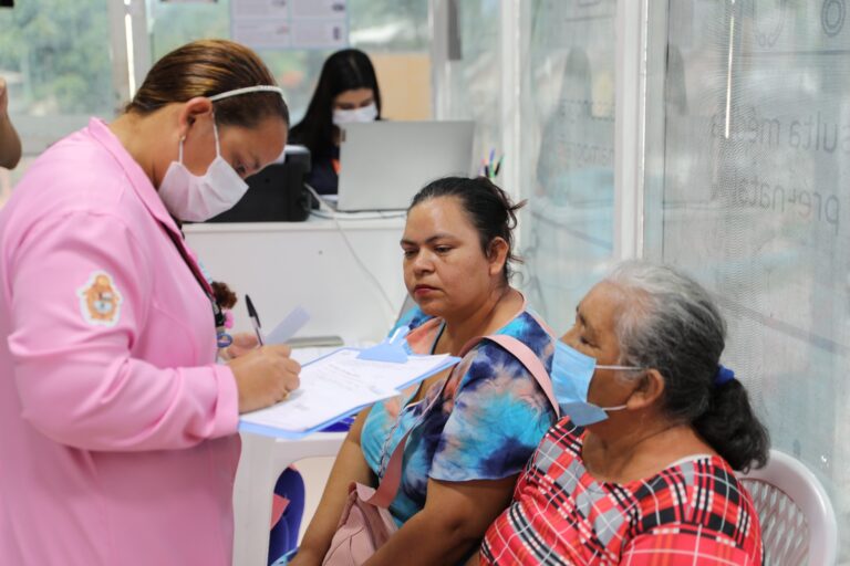 Unidades Móveis de Saúde da Mulher de Manaus realizam atendimentos em novos endereços