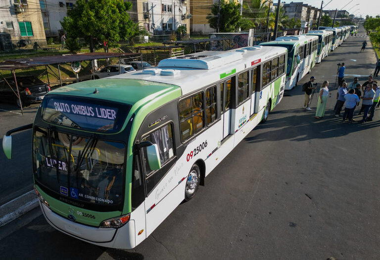 Justiça mantém suspensão do reajuste da  passagem de ônibus de Manaus