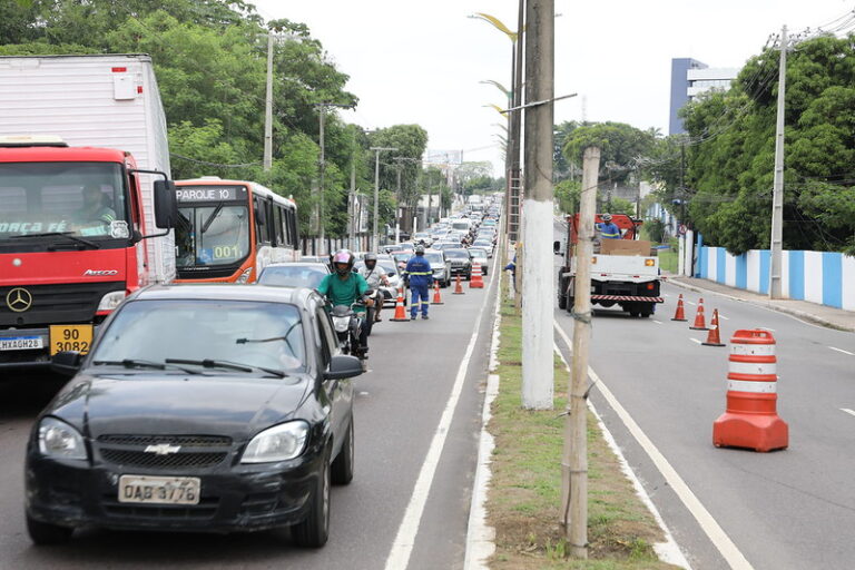 Obra na avenida Mário Ypiranga interdita trecho da via, confira as alterações no trânsito