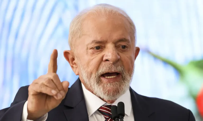 Vitória de Kamala Harris é mais segura para a democracia, diz Lula