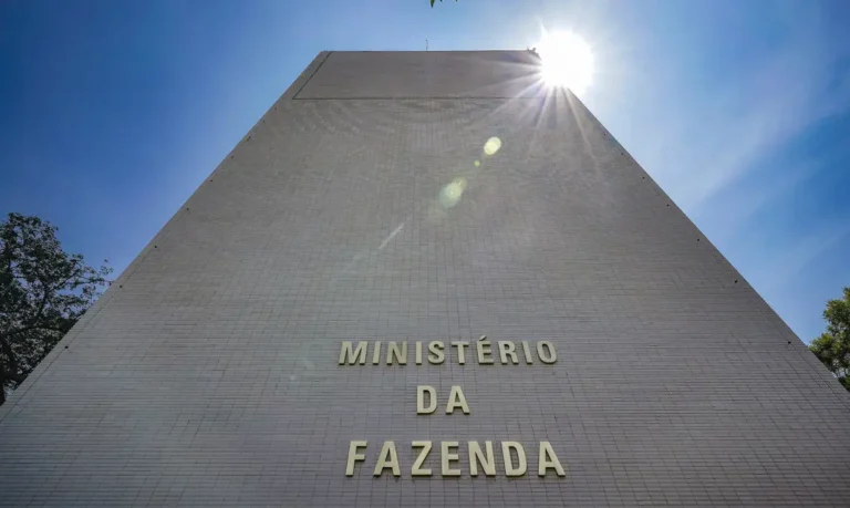 Pacote de corte de gastos será apresentado a ministérios hoje