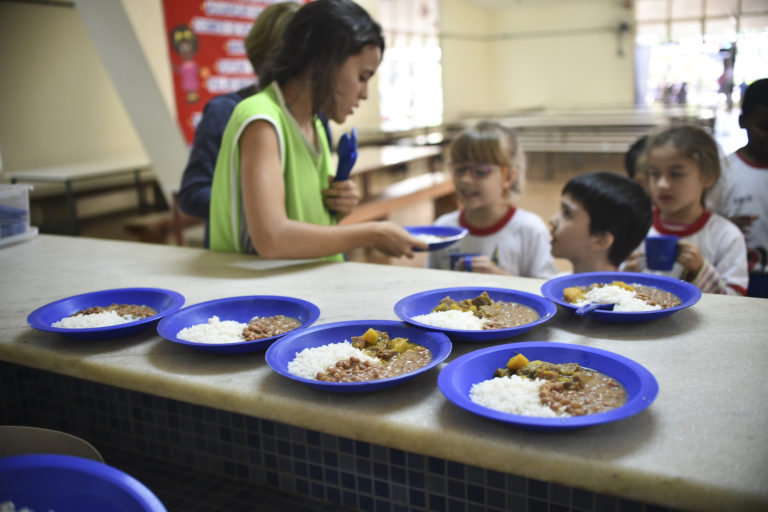 Merenda escolar poderá ter no máximo 15% de alimentos ultraprocessados