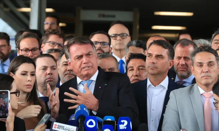 Moraes autoriza depoimentos de 15 testemunhas de defesa de Bolsonaro